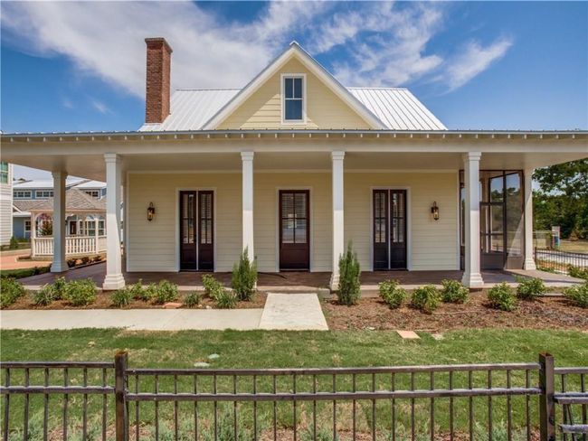 This is the one-story single family home in Lilacs on Cedar (occupied). | Image 10