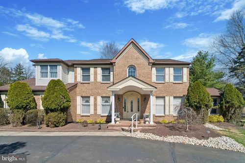 137 Briarwood Dr, SOUTHAMPTON, PA, 18966-2235 | Card Image