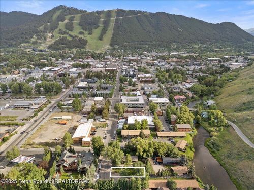 415 N Glenwood St, Jackson, WY, 83001-8767 | Card Image