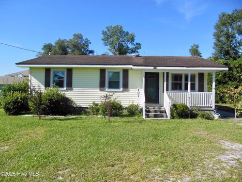 107 Loop Rd, Leland, NC, 28451-7403 | Card Image