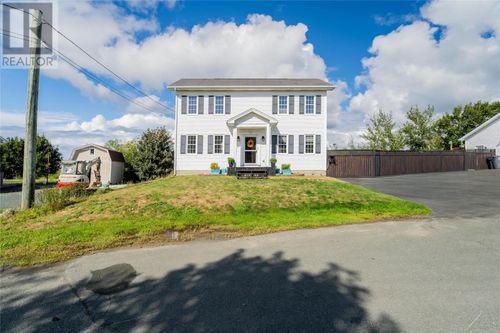 17 Nettab Dr, House with 3 bedrooms, 4 bathrooms and null parking in Conception Bay South NL | Card Image