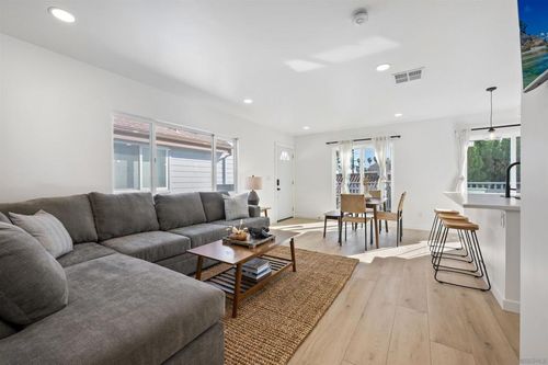 836 Island Ct, San Diego, CA, 92109-7786 | Card Image