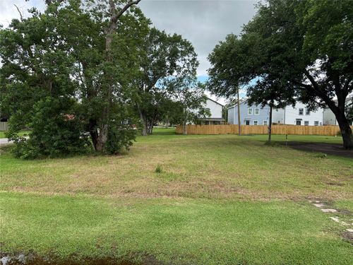 407 N 3rd St, Beasley, TX, 77417-9445 | Card Image
