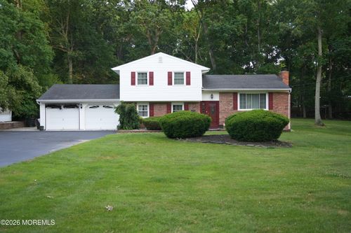 221 New Central Ave, Jackson, NJ, 08527-2952 | Card Image