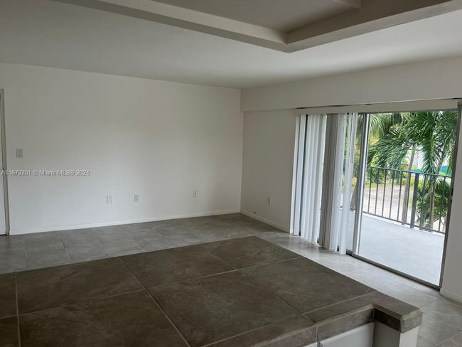 APT-205 - 16508 Ne 26 Th Ave, Condo with 2 bedrooms, 2 bathrooms and null parking in North Miami Beach FL | Image 7