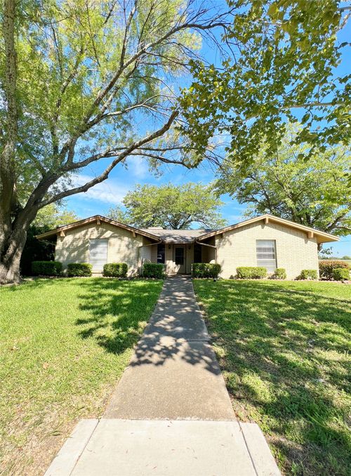100 Comanche Ct, Waxahachie, TX, 75165-1405 | Card Image