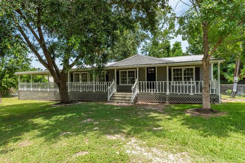 213 Red Haven Dr, Highlands, TX, 77562-2667 | Card Image