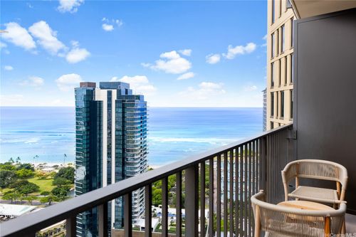 3910-987 Queen St, Honolulu, HI, 96814-4117 | Card Image