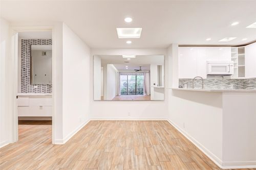 apt-167-2829 Timmons Ln, Houston, TX, 77027-5357 | Card Image