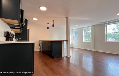 apt-2-225 Allen St, Hudson, NY, 12534-2162 | Card Image