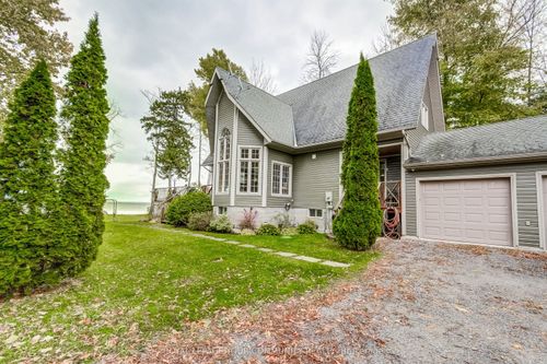 1070 Loon Rd, Sutton West, ON, L0E1R0 | Card Image