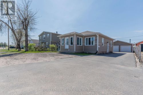 40 Cedar St, Kapuskasing, ON, P5N2A8 | Card Image