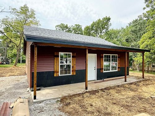 206 W Fields Blvd, El Dorado Springs, MO, 64744-1710 | Card Image