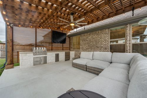 5405 High Pointe Dr, Haltom City, TX, 76137-2691 | Card Image