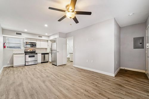 4-2807 Beauchamp St, Houston, TX, 77009-7551 | Card Image