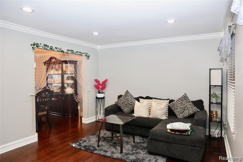 4274 Dickson Dr, Sterling Heights, MI, 48310-4540 | Card Image