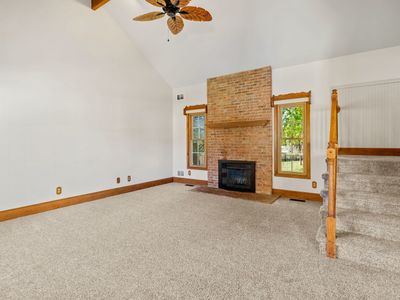 4827 Barnwood Trail, House other with 3 bedrooms, 2 bathrooms and 2 parking in Mchenry IL | Image 3