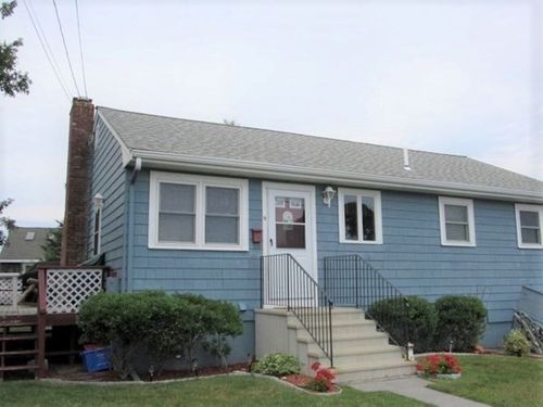9 Central Pl, Bourne, MA, 02532-3425 | Card Image
