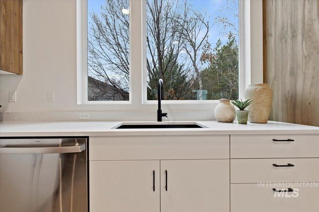 2007 S Makar Ln, Townhouse with 3 bedrooms, 4 bathrooms and 2 parking in Boise ID | Image 10