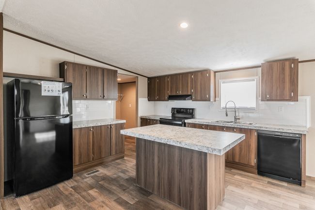 Brand new dishwasher, range, and refrigerator! | Image 6