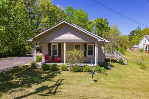 52 Cox Dr, Selmer, TN, 38375-3261 | Card Image