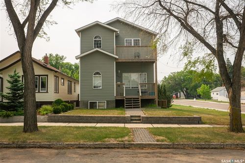 202 2nd St E, Saskatoon, SK, S7H1N6 | Card Image