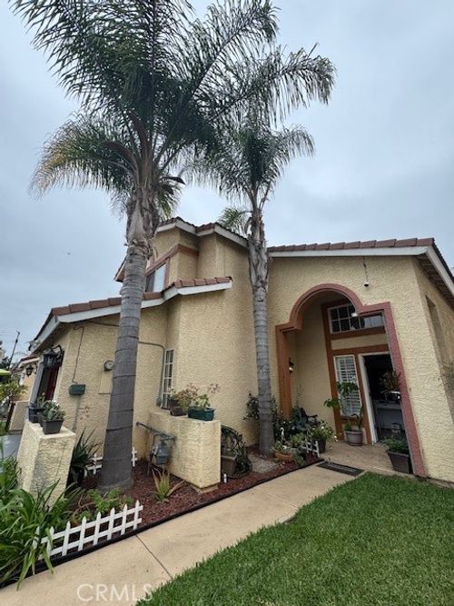 6033 Templeton St, Huntington Park, CA, 90255-3074 | Card Image