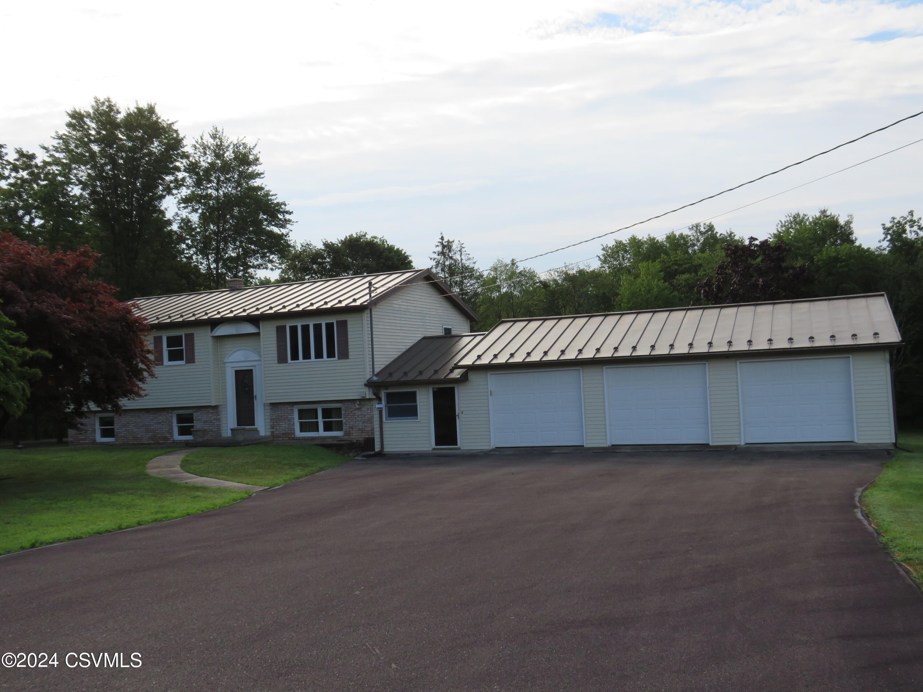 Reese Rd, Shickshinny, PA 18655