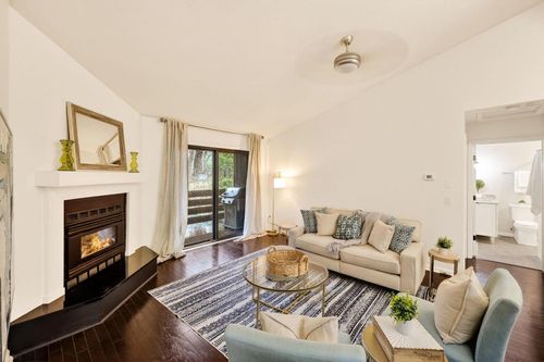 39 Hickory Hollow Drive, Madison, WI, 53705 | Card Image