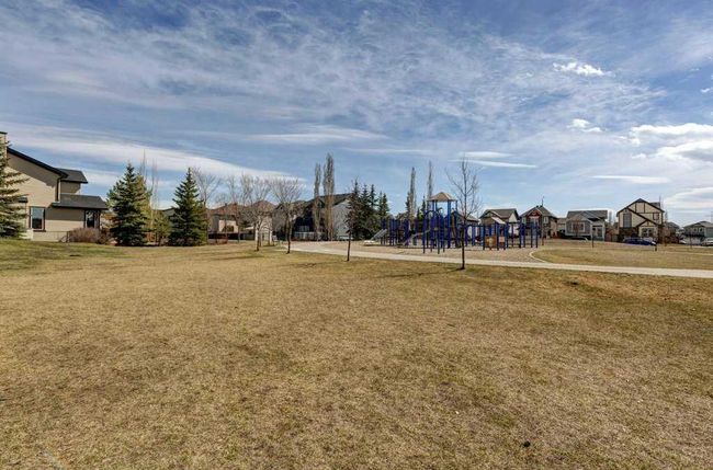 196 Silverado Plains Close Sw, Home with 3 bedrooms, 2 bathrooms and 4 parking in Calgary AB | Image 32
