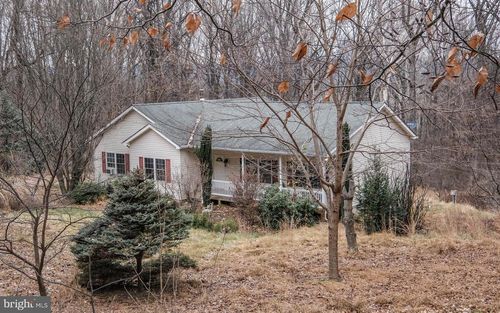 1195 Shangri La Rd, BENTONVILLE, VA, 22610-2576 | Card Image