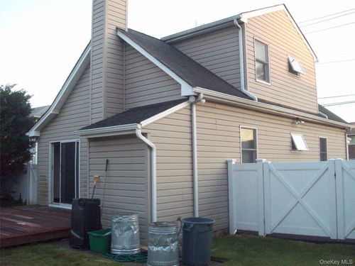 917 E Meadow Ave, North Bellmore, NY, 11710-1609 | Card Image