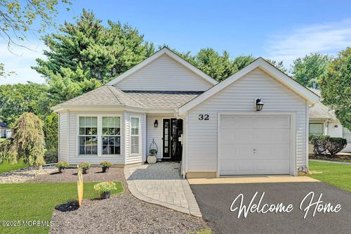 32 Jasmine Ln, Freehold, NJ, 07728-4022 | Card Image