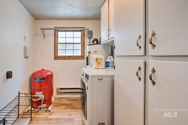 8392 Highway 21, House other with 4 bedrooms, 2 bathrooms and 2 parking in Lowman ID | Image 11