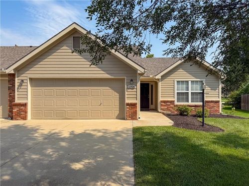 4006 Mistletoe Ct, Lawrence, KS, 66047-9702 | Card Image