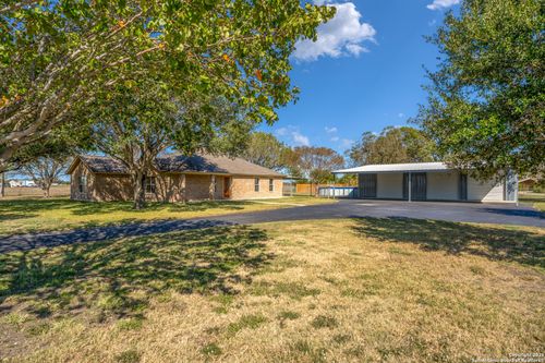 2767 Haeckerville Rd, Cibolo, TX, 78108-4146 | Card Image