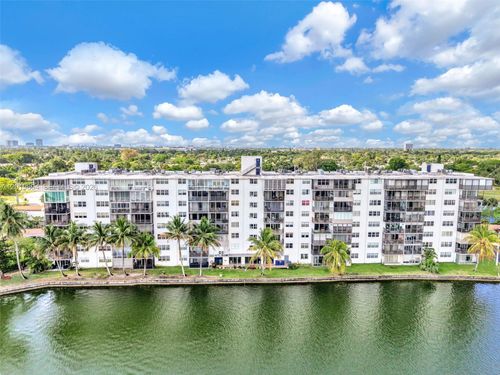 408-1075 Ne Miami Gardens Dr, Miami, FL, 33179-4600 | Card Image