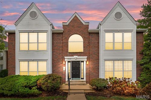 unit-b-1329 Crossings Ct, Ballwin, MO, 63021-7697 | Card Image