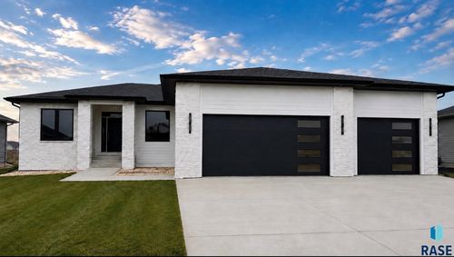 5508 E Morningside Cir, Sioux Falls, SD, 57110-7153 | Card Image