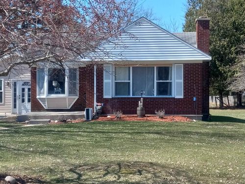 806 S Main St, Au Gres, MI, 48703-9657 | Card Image