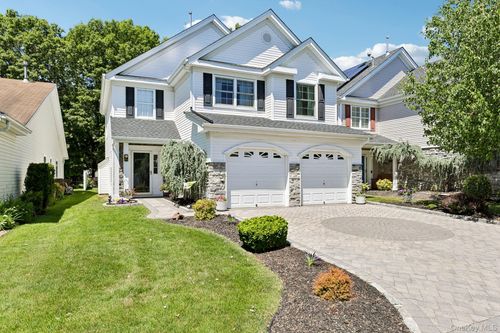 53 Madison Cir, Middle Island, NY, 11953-3002 | Card Image