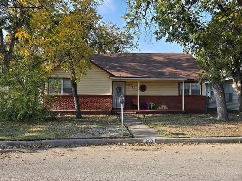 203 N Adams St, San Angelo, TX, 76901-3362 | Card Image