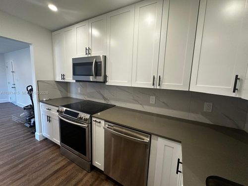 apt-303-770 Ne 128th St, North Miami, FL, 33161-4842 | Card Image