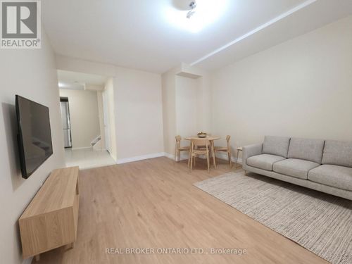922 Ledbury Cres, Mississauga, ON, L5V2P8 | Card Image