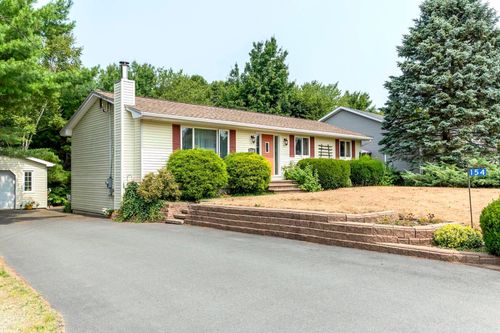 154 Old Farm Lane, New Minas, NS, B4N4K8 | Card Image