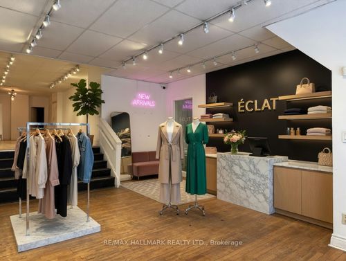 768 Queen St E, Toronto, ON, M4M1H4 | Card Image