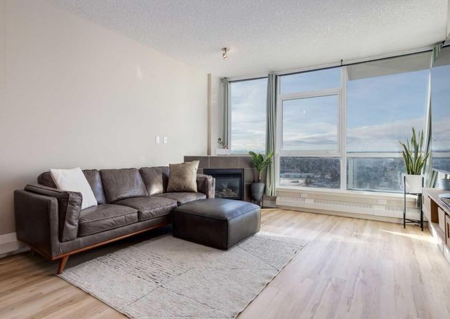 2105 - 77 Spruce Pl Sw, Condo with 2 bedrooms, 2 bathrooms and 1 parking in Calgary AB | Image 10