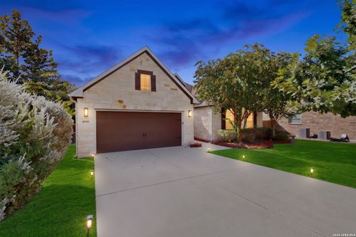 8910 Fowler Hl, Fair Oaks Ranch, TX, 78015-5085 | Card Image