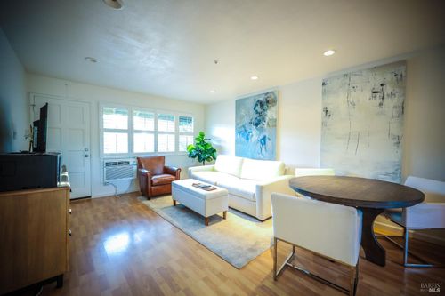 14-426 North St, Healdsburg, CA, 95448-4255 | Card Image