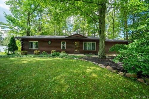 8376 Cobblestone Ct, Eden, NY, 14057-1226 | Card Image